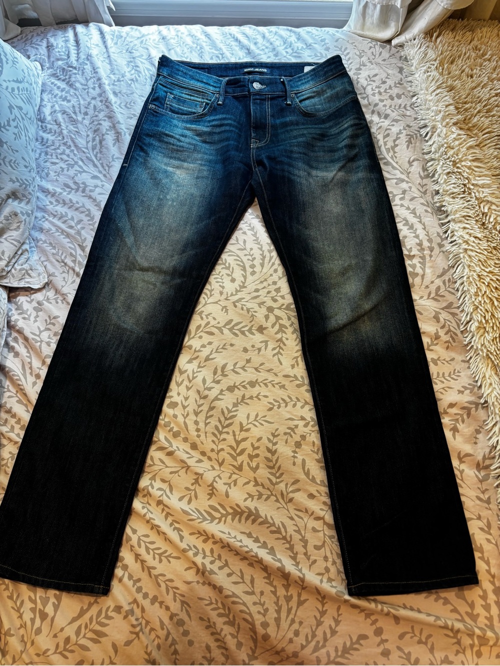 Men’s Dark Wash straight leg jeans